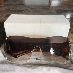 Stylish and Classic Dior Sunglasses